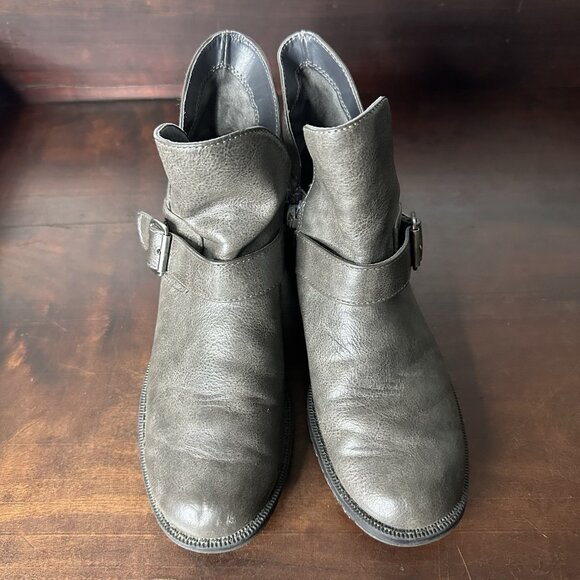 A2 by Aerosoles Women’s Leather Boots 7 Gray Block Heel Strap Buckle Booties - Picture 3 of 8